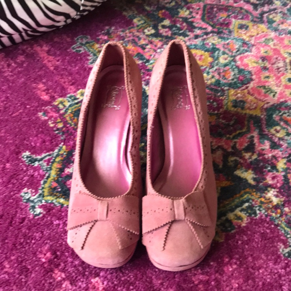 Pink bow heels